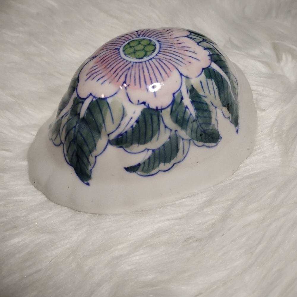 Beautiful turtle shell decor - Picture 3 of 8